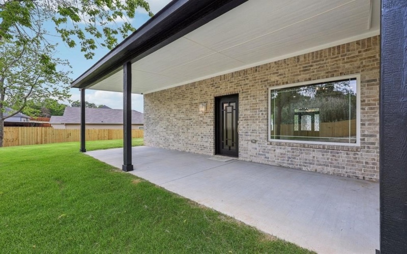 6002 Verde Way, Dallas, TX 75211, 4 Bedrooms Bedrooms, ,2 BathroomsBathrooms,Residential,For Sale,6002 Verde Way,20951630