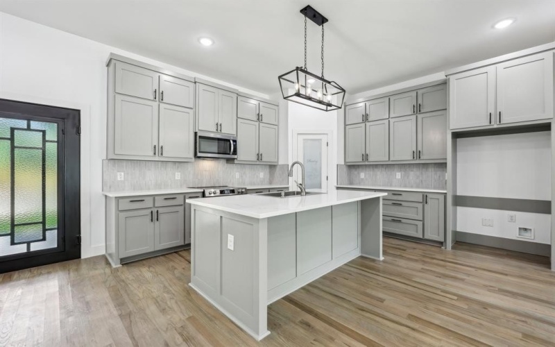 6002 Verde Way, Dallas, TX 75211, 4 Bedrooms Bedrooms, ,2 BathroomsBathrooms,Residential,For Sale,6002 Verde Way,20951630