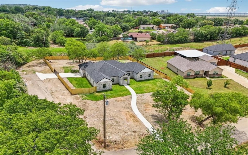 6002 Verde Way, Dallas, TX 75211, 4 Bedrooms Bedrooms, ,2 BathroomsBathrooms,Residential,For Sale,6002 Verde Way,20951630