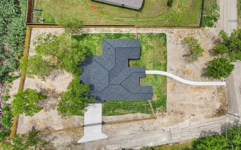 6002 Verde Way, Dallas, TX 75211, 4 Bedrooms Bedrooms, ,2 BathroomsBathrooms,Residential,For Sale,6002 Verde Way,20951630