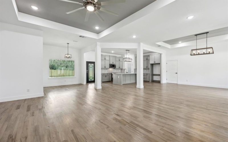 6002 Verde Way, Dallas, TX 75211, 4 Bedrooms Bedrooms, ,2 BathroomsBathrooms,Residential,For Sale,6002 Verde Way,20951630