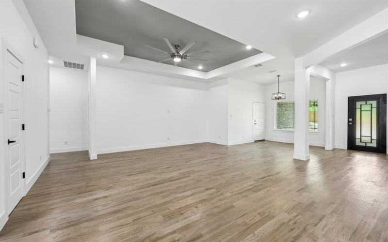 6002 Verde Way, Dallas, TX 75211, 4 Bedrooms Bedrooms, ,2 BathroomsBathrooms,Residential,For Sale,6002 Verde Way,20951630