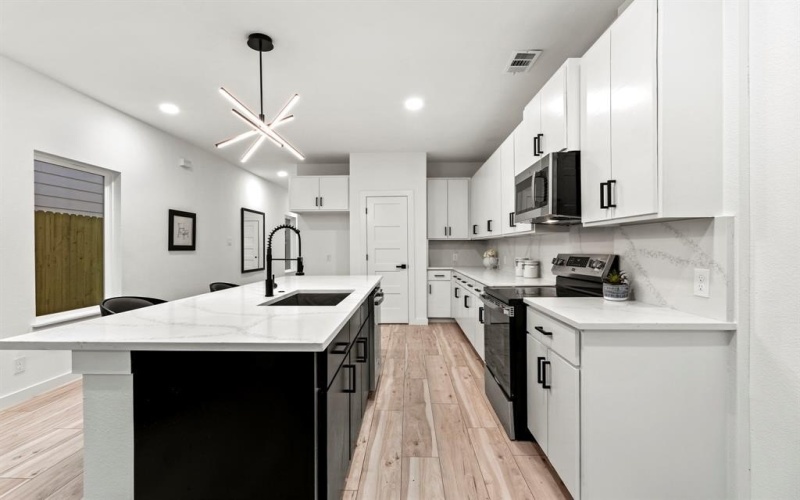 2230 Hooper Street, Dallas, TX 75215, 3 Bedrooms Bedrooms, ,2 BathroomsBathrooms,Residential,For Sale,2230 Hooper Street,20952191