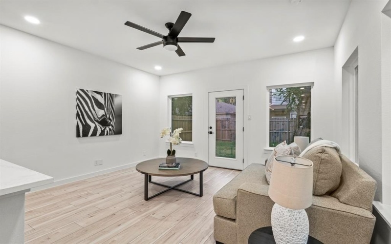 2230 Hooper Street, Dallas, TX 75215, 3 Bedrooms Bedrooms, ,2 BathroomsBathrooms,Residential,For Sale,2230 Hooper Street,20952191