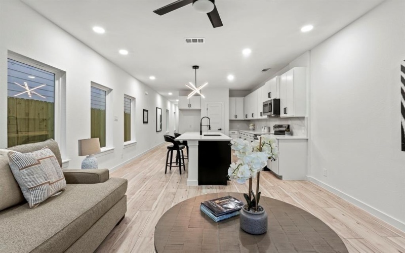 2230 Hooper Street, Dallas, TX 75215, 3 Bedrooms Bedrooms, ,2 BathroomsBathrooms,Residential,For Sale,2230 Hooper Street,20952191