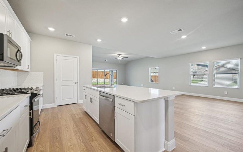 516 Stagg Street, McKinney, TX 75069, 4 Bedrooms Bedrooms, ,3 BathroomsBathrooms,Residential,For Sale,516 Stagg Street,20952251