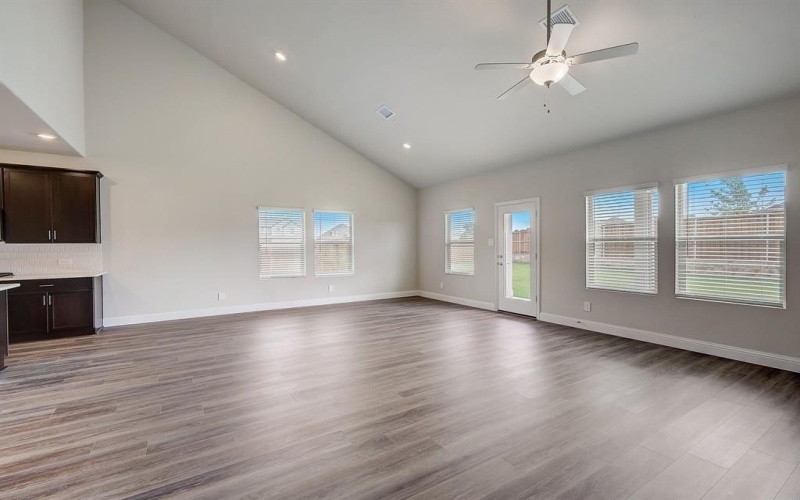 410 Stagg Street, McKinney, TX 75069, 5 Bedrooms Bedrooms, ,3 BathroomsBathrooms,Residential,For Sale,410 Stagg Street,20952268