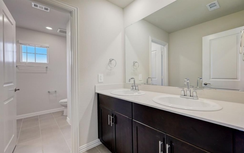 410 Stagg Street, McKinney, TX 75069, 5 Bedrooms Bedrooms, ,3 BathroomsBathrooms,Residential,For Sale,410 Stagg Street,20952268