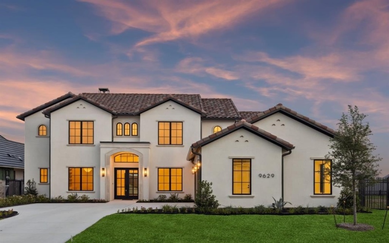 9629 Saint Michel Lane, Fort Worth, TX 76126, 4 Bedrooms Bedrooms, ,5 BathroomsBathrooms,Residential,For Sale,9629 Saint Michel Lane,20952508