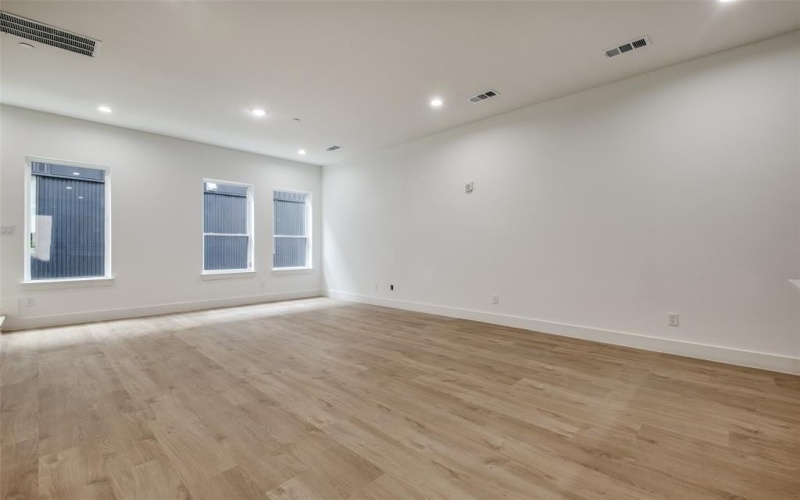 2015 N Prairie Avenue #107, Dallas, TX 75204, 2 Habitaciones Habitaciones , ,2 BañosBaños,Residential,En Venta,2015 N Prairie Avenue,20952552