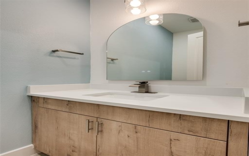 2015 N Prairie Avenue #107, Dallas, TX 75204, 2 Habitaciones Habitaciones , ,2 BañosBaños,Residential,En Venta,2015 N Prairie Avenue,20952552