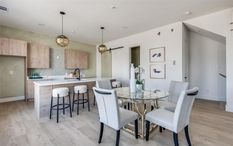 2015 N Prairie Avenue #107, Dallas, TX 75204, 2 Habitaciones Habitaciones , ,2 BañosBaños,Residential,En Venta,2015 N Prairie Avenue,20952552