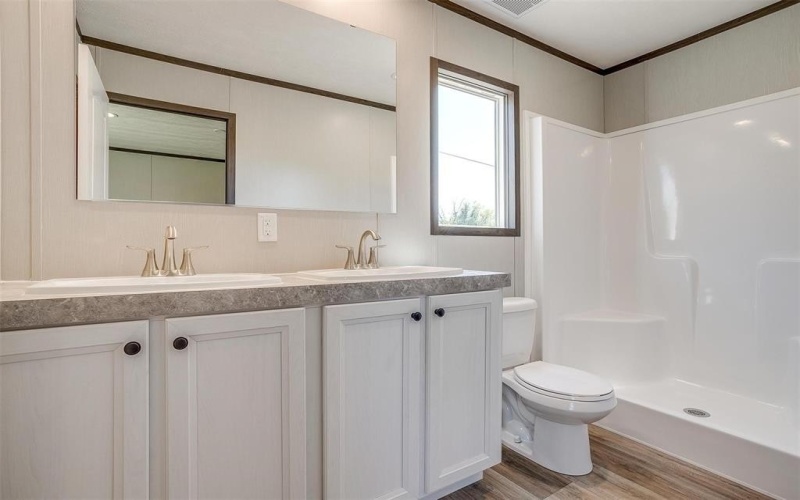 5701 Texas Trail, Granbury, TX 76048, 2 Bedrooms Bedrooms, ,2 BathroomsBathrooms,Residential,For Sale,5701 Texas Trail,20952657