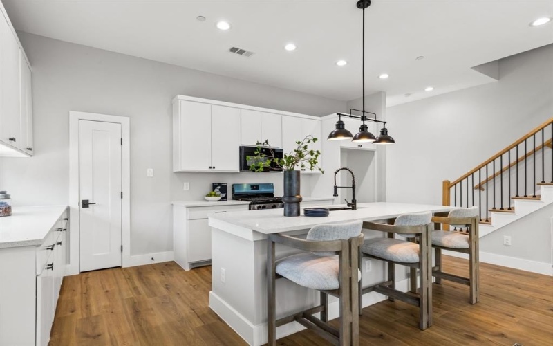 4707 Virginia Avenue #103, Dallas, TX 75204, 2 Habitaciones Habitaciones , ,3 BañosBaños,Residential,En Venta,4707 Virginia Avenue,20952758