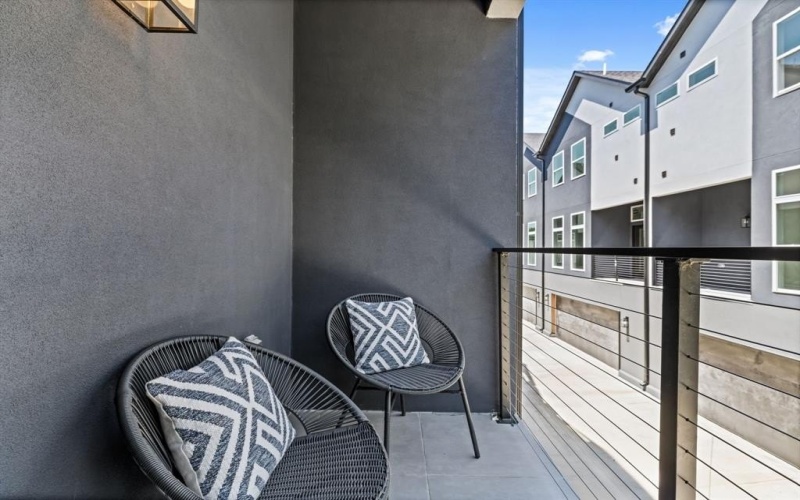 4707 Virginia Avenue #103, Dallas, TX 75204, 2 Habitaciones Habitaciones , ,3 BañosBaños,Residential,En Venta,4707 Virginia Avenue,20952758