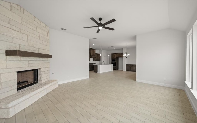 366 Paddle Boat Drive, Granbury, TX 76048, 3 Bedrooms Bedrooms, ,2 BathroomsBathrooms,Residential,For Sale,366 Paddle Boat Drive,20953127