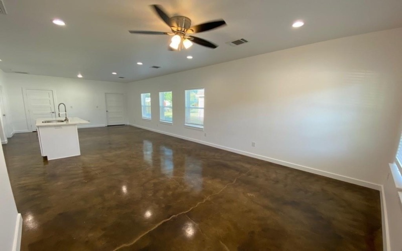 1320 S Montgomery Street, Sherman, TX 75090, 3 Bedrooms Bedrooms, ,2 BathroomsBathrooms,Residential Lease,For Rent,1320 S Montgomery Street,20953200