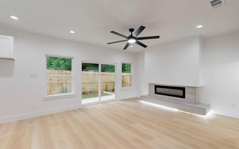 4515 Wahoo Street, Dallas, TX 75210, 3 Bedrooms Bedrooms, ,2 BathroomsBathrooms,Residential,For Sale,4515 Wahoo Street,20953492