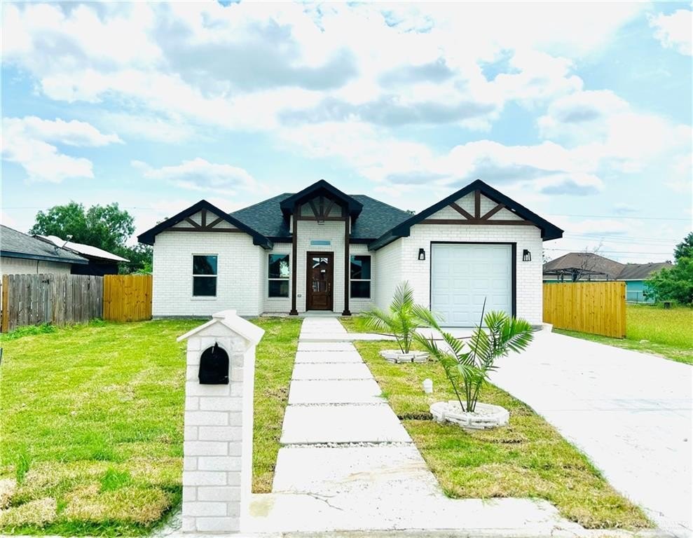 412 S Bowie Avenue, Elsa, TX 78538, 3 Habitaciones Habitaciones , ,2 BañosBaños,Residential,En Venta,412 S Bowie Avenue,472556