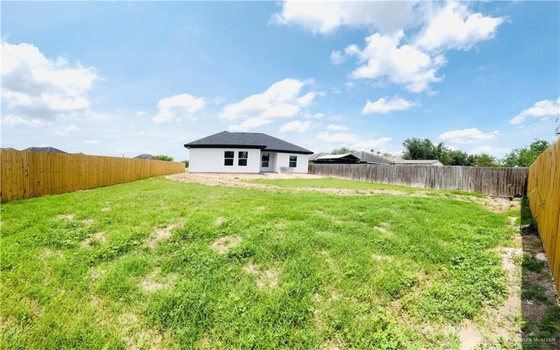 412 S Bowie Avenue, Elsa, TX 78538, 3 Habitaciones Habitaciones , ,2 BañosBaños,Residential,En Venta,412 S Bowie Avenue,472556