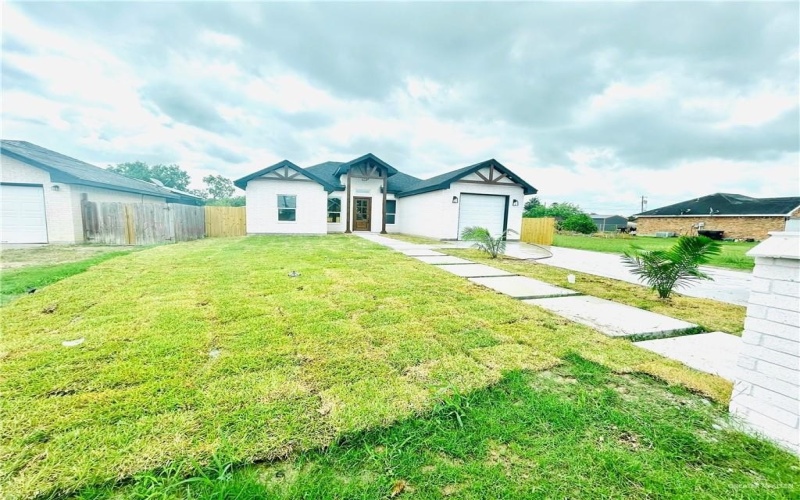 412 S Bowie Avenue, Elsa, TX 78538, 3 Habitaciones Habitaciones , ,2 BañosBaños,Residential,En Venta,412 S Bowie Avenue,472556