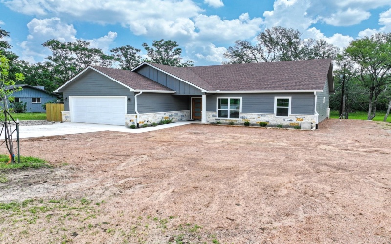 1415 Bluebonnet, Marble Falls, TX 78654, 3 Bedrooms Bedrooms, ,2 BathroomsBathrooms,Residential,For Sale,1415 Bluebonnet,173637