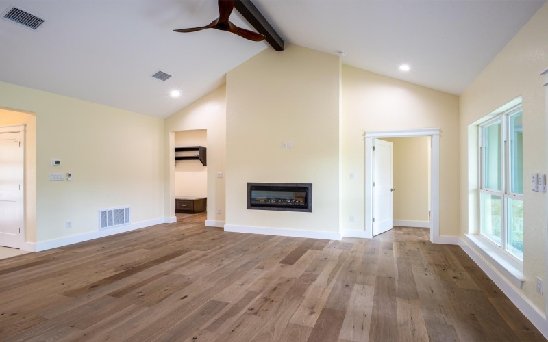 1415 Bluebonnet, Marble Falls, TX 78654, 3 Bedrooms Bedrooms, ,2 BathroomsBathrooms,Residential,For Sale,1415 Bluebonnet,173637
