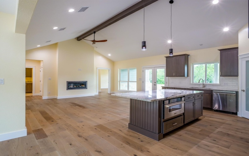 1415 Bluebonnet, Marble Falls, TX 78654, 3 Bedrooms Bedrooms, ,2 BathroomsBathrooms,Residential,For Sale,1415 Bluebonnet,173637