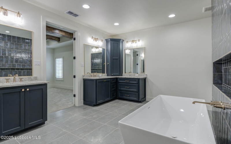 7726 46th Street, Lubbock, TX 79407, 4 Habitaciones Habitaciones , ,5 BañosBaños,Residential,En Venta,7726 46th Street,202555571