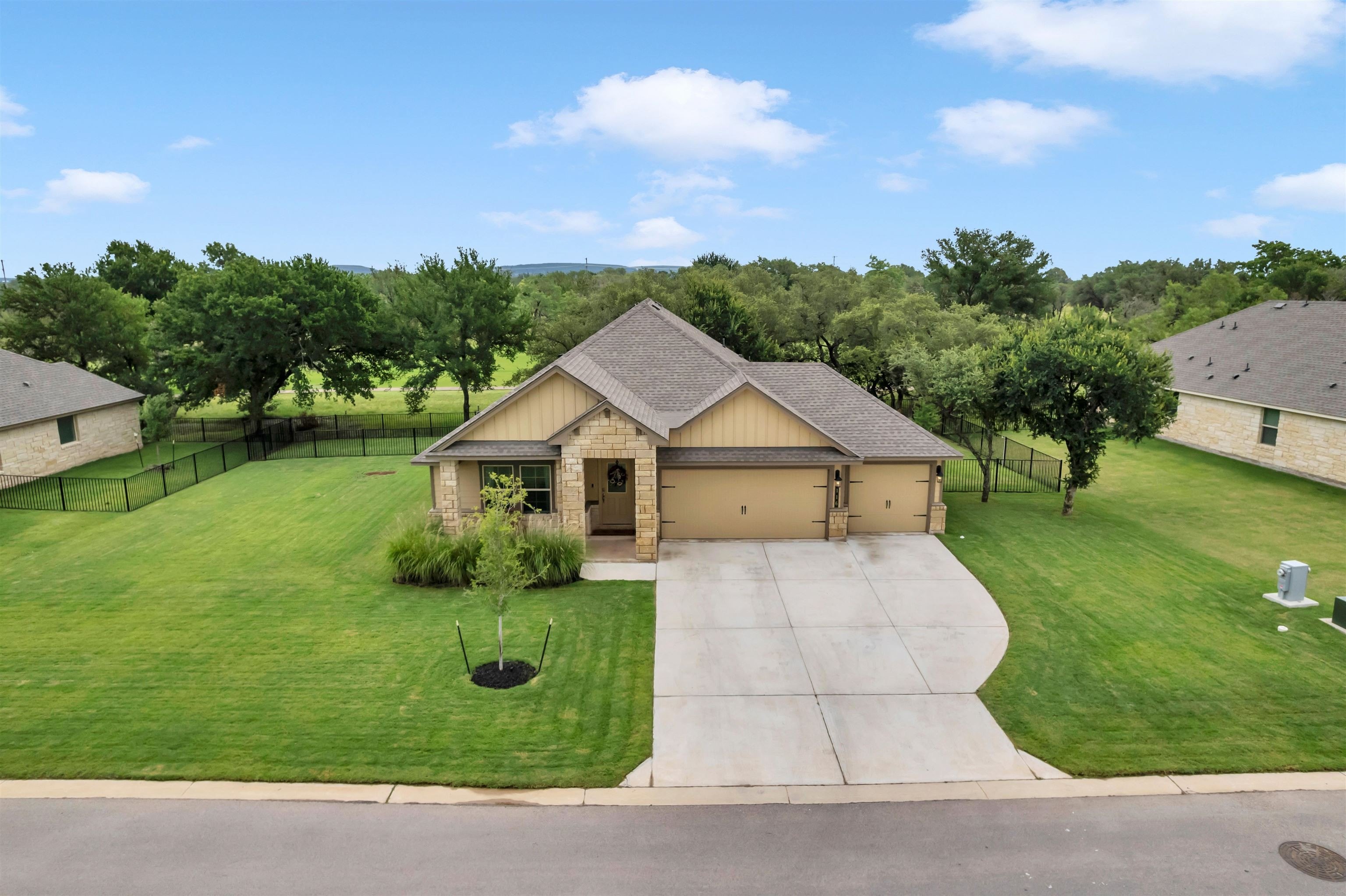 116 Tom Kite Drive, Burnet, TX 78611, 3 Habitaciones Habitaciones , ,2 BañosBaños,Residential,En Venta,116 Tom Kite Drive,173641