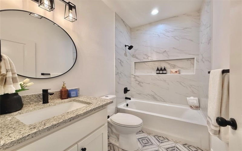 5600 San Jacinto Drive, Granbury, TX 76048, 3 Bedrooms Bedrooms, ,2 BathroomsBathrooms,Residential,For Sale,5600 San Jacinto Drive,20940965