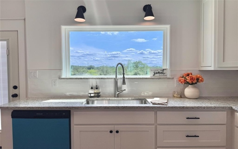 5600 San Jacinto Drive, Granbury, TX 76048, 3 Bedrooms Bedrooms, ,2 BathroomsBathrooms,Residential,For Sale,5600 San Jacinto Drive,20940965