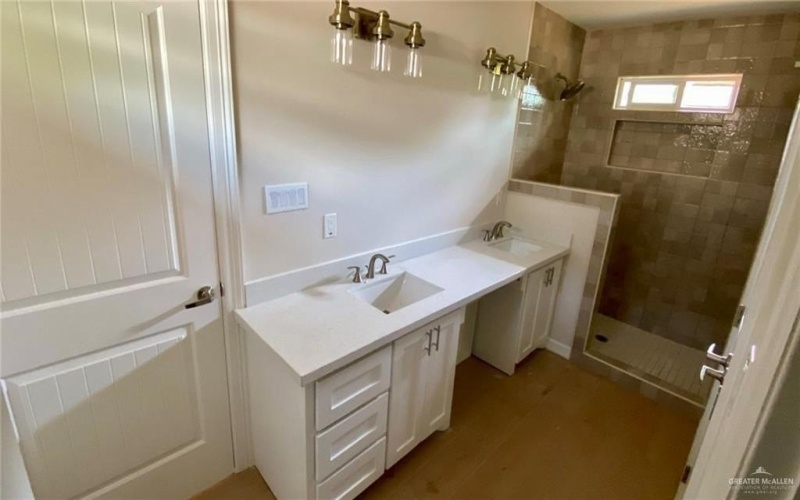 1726 La Paloma Avenue, Harlingen, TX 78550, 2 Bedrooms Bedrooms, ,2 BathroomsBathrooms,Residential Lease,For Rent,1726 La Paloma Avenue,472092