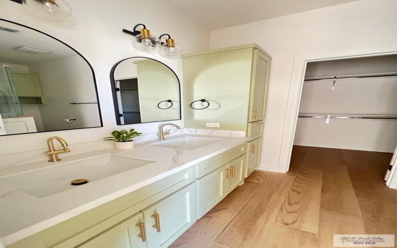 8713 SWAN LAKE DR, HARLINGEN, TX 78552, 3 Bedrooms Bedrooms, ,2 BathroomsBathrooms,Residential,For Sale,8713 SWAN LAKE DR,29765604