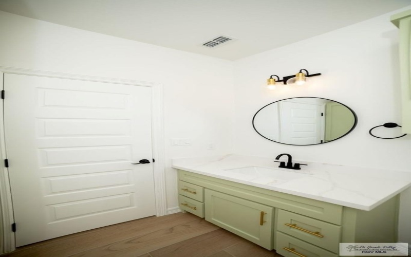 8713 SWAN LAKE DR, HARLINGEN, TX 78552, 3 Bedrooms Bedrooms, ,2 BathroomsBathrooms,Residential,For Sale,8713 SWAN LAKE DR,29765604