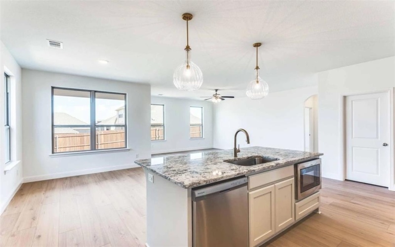 533 Hillcrest Circle, Justin, TX 76247, 3 Habitaciones Habitaciones , ,2 BañosBaños,Residential,En Venta,533 Hillcrest Circle,20953624