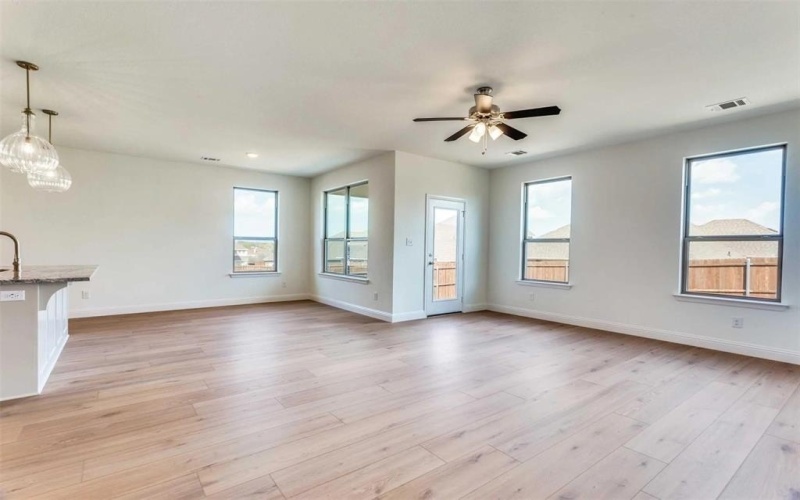 533 Hillcrest Circle, Justin, TX 76247, 3 Habitaciones Habitaciones , ,2 BañosBaños,Residential,En Venta,533 Hillcrest Circle,20953624