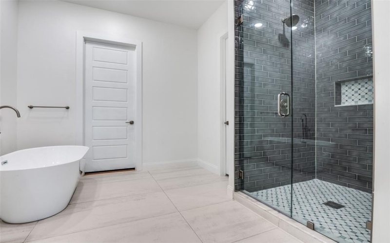 319 Bounding Main Street, Gun Barrel City, TX 75156, 4 Habitaciones Habitaciones , ,2 BañosBaños,Residential,En Venta,319 Bounding Main Street,20953830
