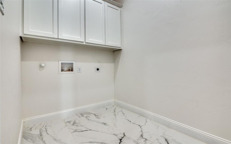 319 Bounding Main Street, Gun Barrel City, TX 75156, 4 Habitaciones Habitaciones , ,2 BañosBaños,Residential,En Venta,319 Bounding Main Street,20953830