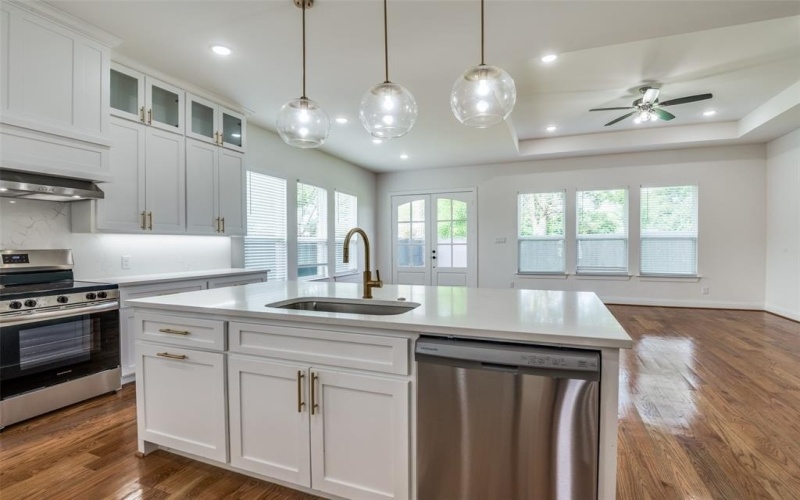 319 Bounding Main Street, Gun Barrel City, TX 75156, 4 Habitaciones Habitaciones , ,2 BañosBaños,Residential,En Venta,319 Bounding Main Street,20953830