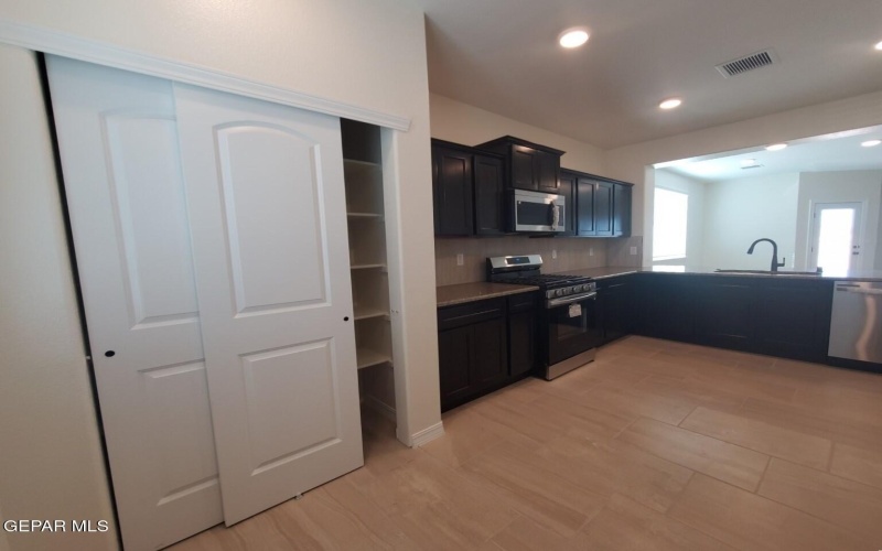 12852 Star Gaze Avenue, El Paso, TX 79928, 4 Habitaciones Habitaciones , ,2 BañosBaños,Residential,En Venta,12852 Star Gaze Avenue,923638