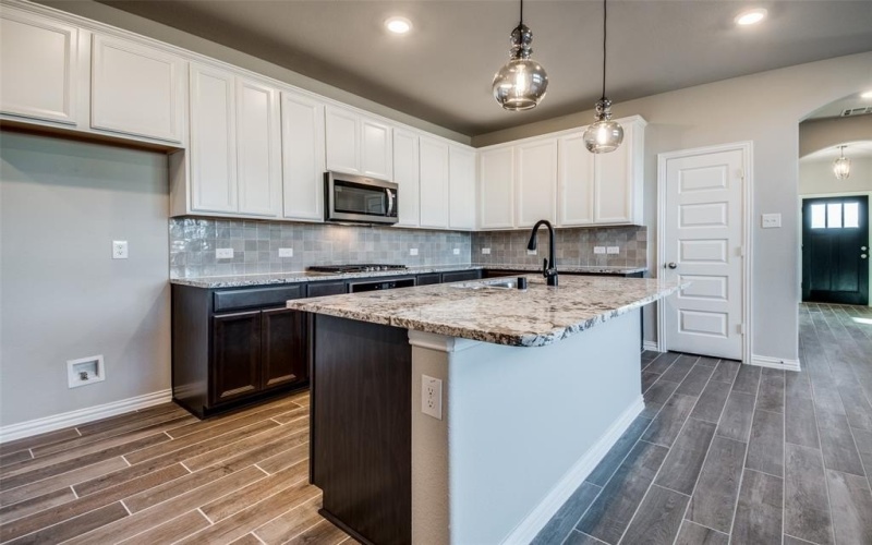 1125 Western Yarrow Avenue, Justin, TX 76247, 5 Habitaciones Habitaciones , ,3 BañosBaños,Residential Lease,En Alquiler,1125 Western Yarrow Avenue,20948362
