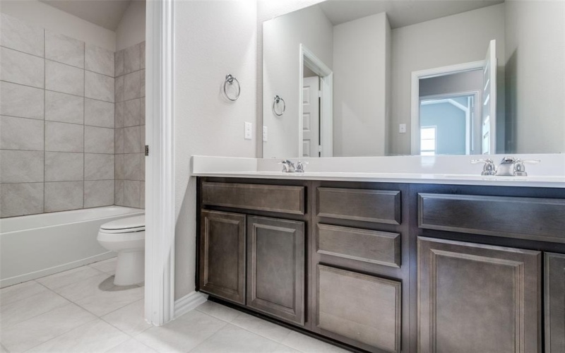 1125 Western Yarrow Avenue, Justin, TX 76247, 5 Habitaciones Habitaciones , ,3 BañosBaños,Residential Lease,En Alquiler,1125 Western Yarrow Avenue,20948362