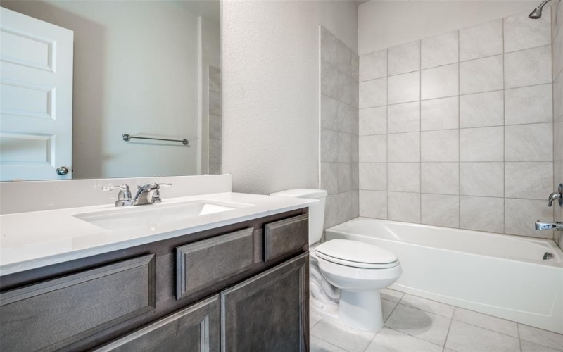 1125 Western Yarrow Avenue, Justin, TX 76247, 5 Habitaciones Habitaciones , ,3 BañosBaños,Residential Lease,En Alquiler,1125 Western Yarrow Avenue,20948362