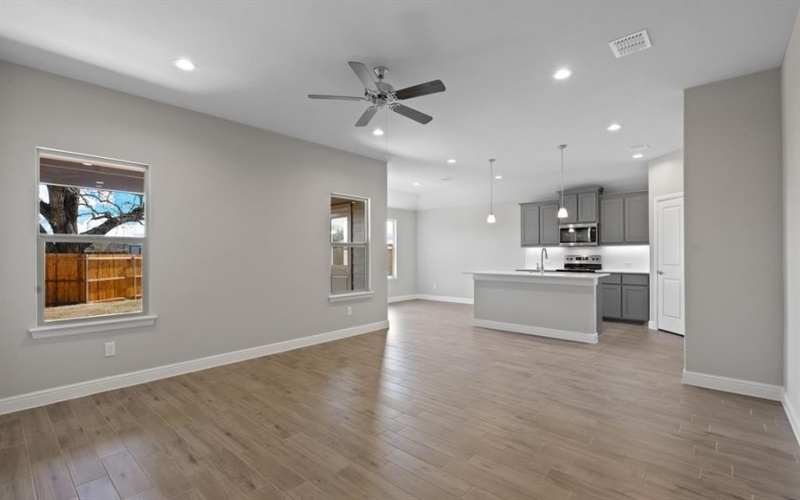 1736 RIVER BEND Road, Burleson, TX 76028, 4 Habitaciones Habitaciones , ,2 BañosBaños,Residential,En Venta,1736 RIVER BEND Road,20952502
