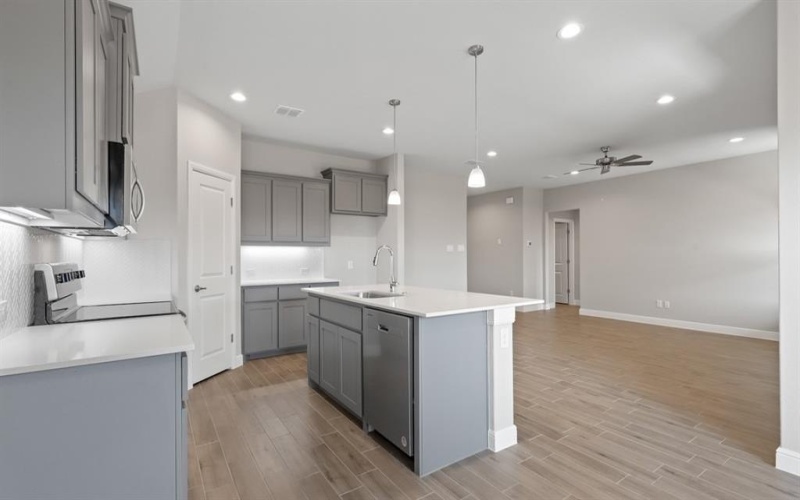 1736 RIVER BEND Road, Burleson, TX 76028, 4 Habitaciones Habitaciones , ,2 BañosBaños,Residential,En Venta,1736 RIVER BEND Road,20952502