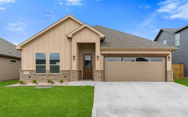 5629 Barkridge Drive, Granbury, TX 76048, 3 Bedrooms Bedrooms, ,2 BathroomsBathrooms,Residential,For Sale,5629 Barkridge Drive,20953543