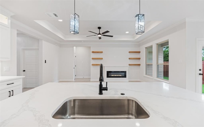 5627 Barkridge Drive, Granbury, TX 76048, 3 Bedrooms Bedrooms, ,2 BathroomsBathrooms,Residential,For Sale,5627 Barkridge Drive,20953544