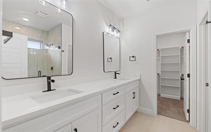 5627 Barkridge Drive, Granbury, TX 76048, 3 Bedrooms Bedrooms, ,2 BathroomsBathrooms,Residential,For Sale,5627 Barkridge Drive,20953544