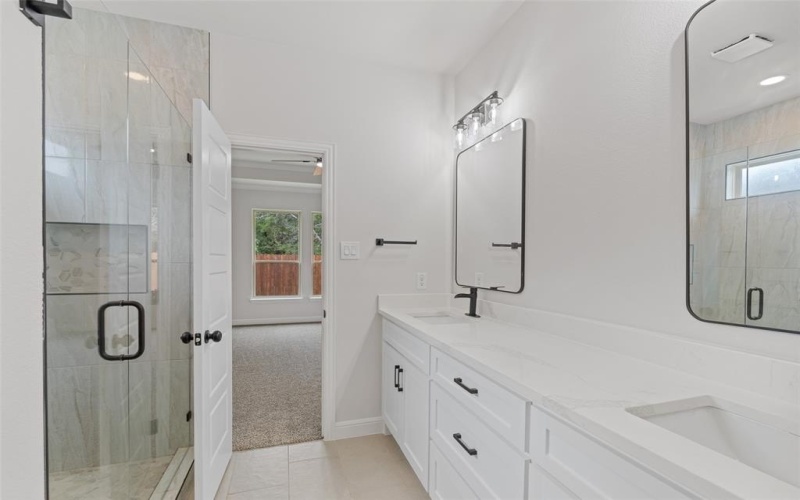5627 Barkridge Drive, Granbury, TX 76048, 3 Bedrooms Bedrooms, ,2 BathroomsBathrooms,Residential,For Sale,5627 Barkridge Drive,20953544